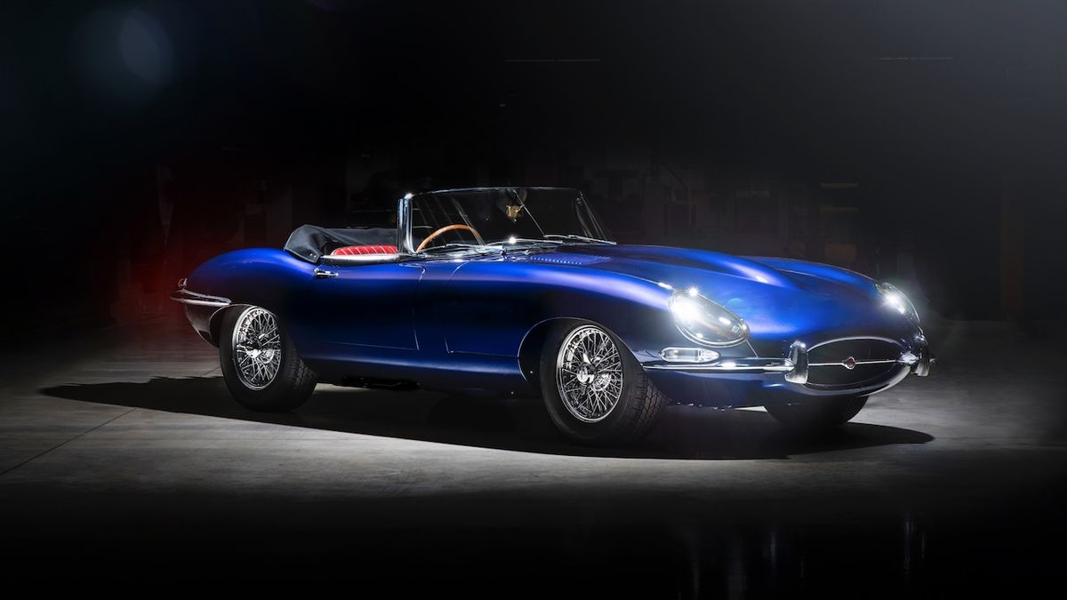 Jaguar odhalil úchvatně zrenovovaný e-type, zákazník chtěl auto z roku svého narození